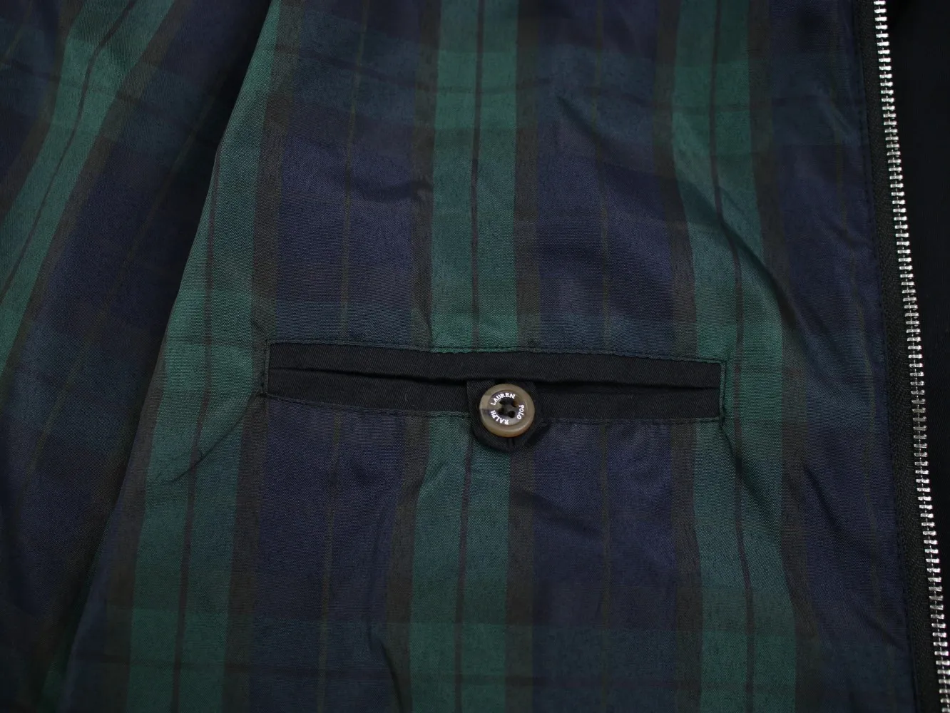 🅿️350 Ralph Lauren's new 2024 classic old money style stand collar executive zipper jacket 1️⃣Selected from high-quality original developed pure cotton fabrics, with customized plaid lining inside, the overall wear effect is very soft and comfortable, 2️⃣The workmanship details are perfectly controlled, the chest is exquisitely embroidered with small logos, and the dropped shoulders are made of unique splicing technology to highlight your personality! The version is simple but not simple! 3️⃣ Complete with tag accessories, unisex design, and a very versatile jacket for men and women! Color: black, navy, khaki, green Size: S, M, L, XL